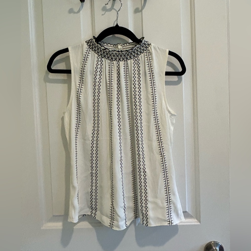 WHBM Sleeveless Contrast Stitch Top